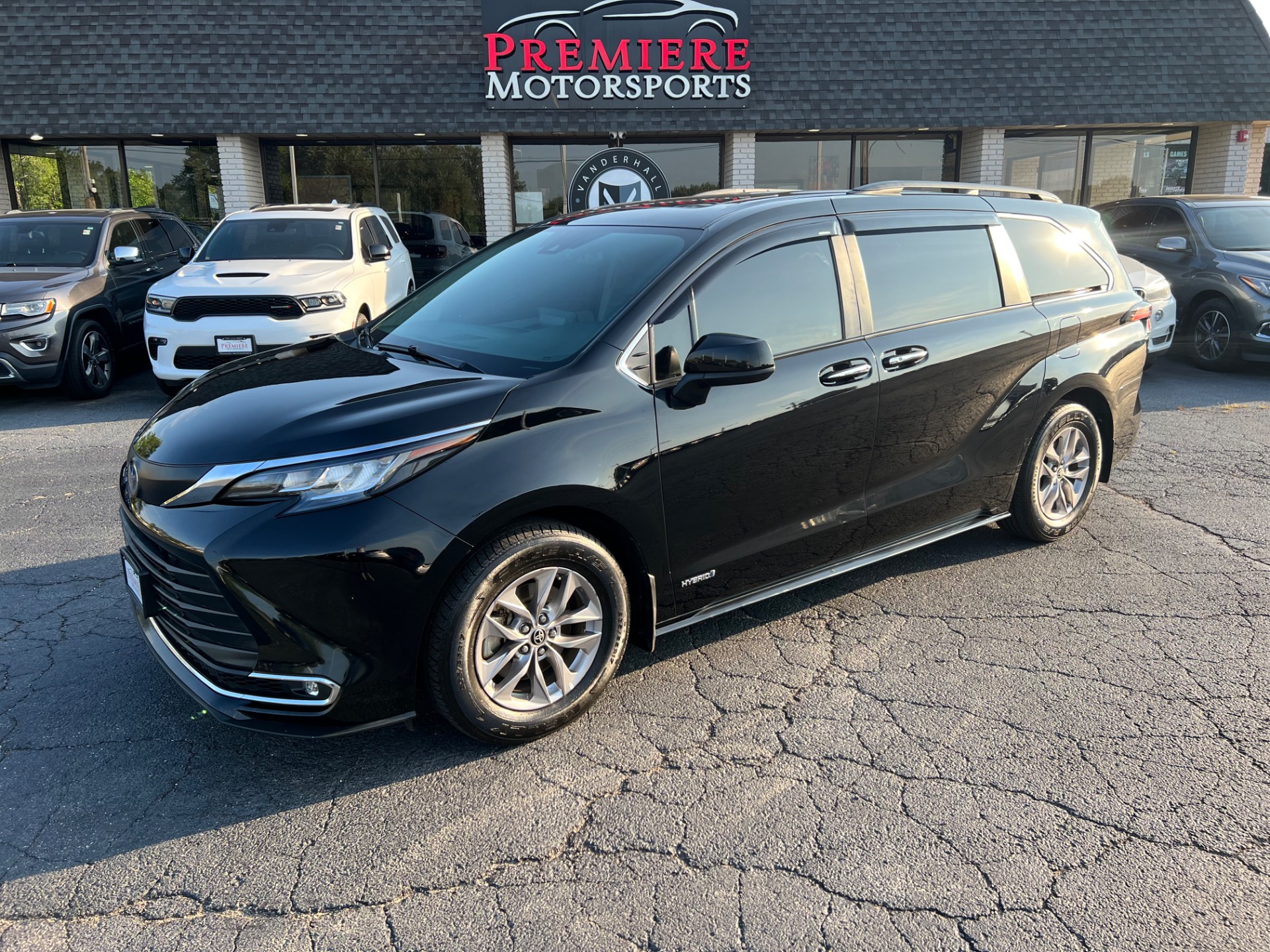 Used 2021 Toyota Sienna XLE 8-Passenger For Sale ($34,999) | Premiere ...